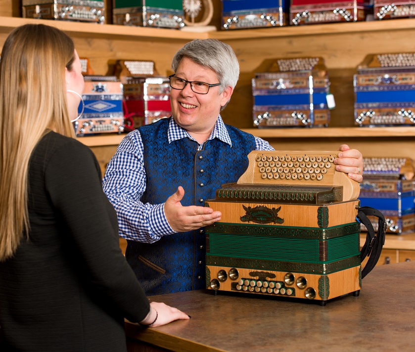Harmonika-Beratung bei unserem Experten